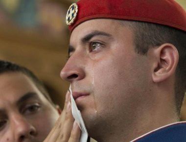 O 25χρονος Εύζωνας που δάκρυσε και συγκίνησε τους ομογενείς της Αυστραλίας! (φωτό)